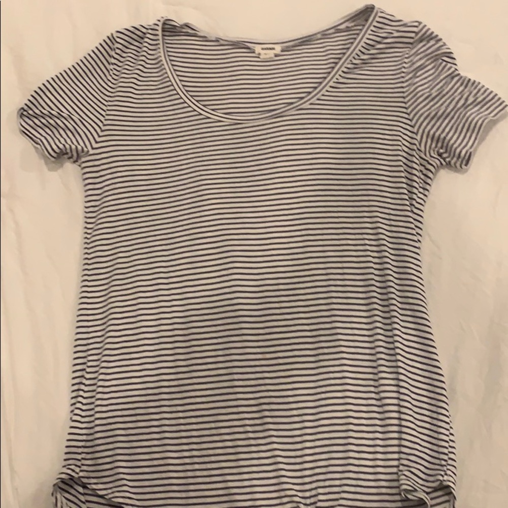 White and navy blue pin stripe t shirt